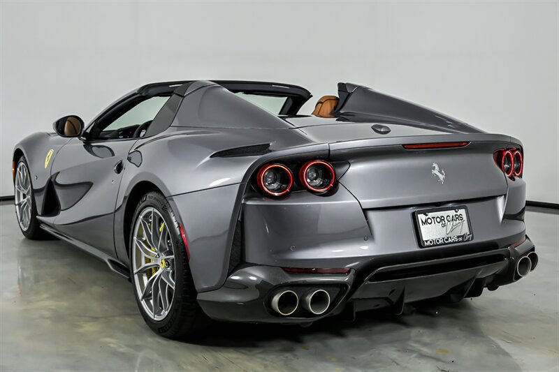 Used 2023 Ferrari 812 GTS RWD image 7