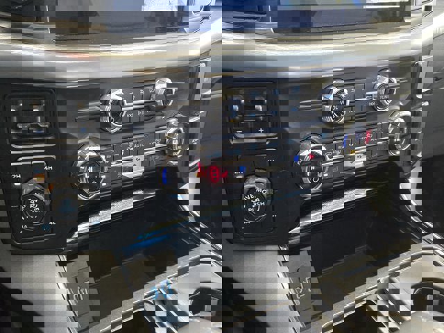 Used 2021 Ford F150 Lariat image 28