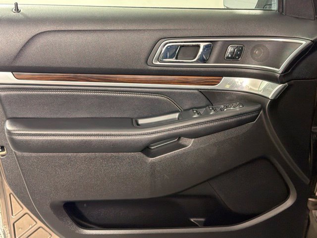 Used 2016 Ford Explorer Limited AWD/4WD image 12
