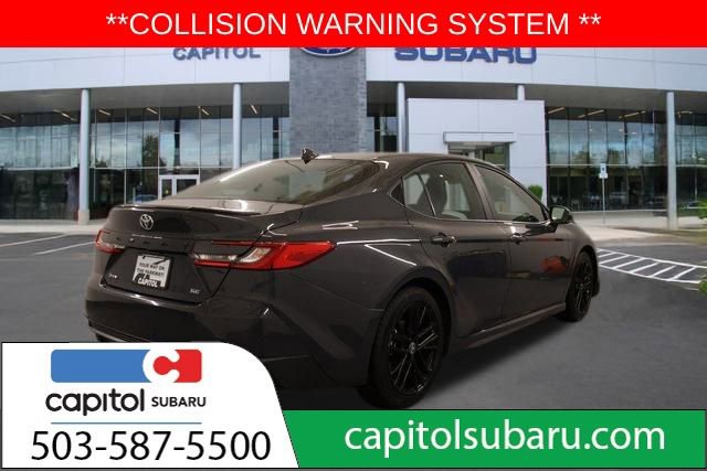 Used 2025 Toyota Camry SE image 3