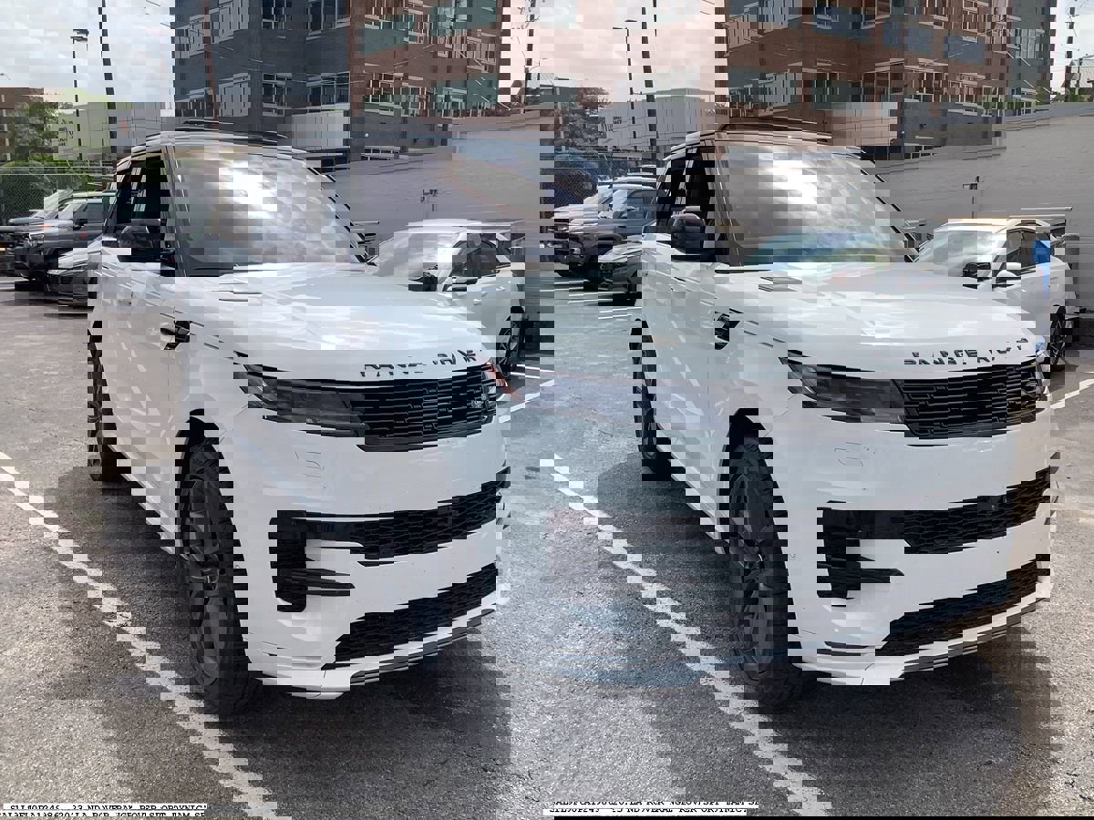 Used 2023 Land Rover Range Rover Sport SE Dynamic image 6