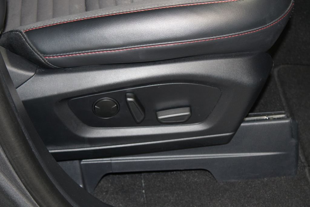 Used 2025 Ford Explorer ST-Line w/ ST-Line Street Pack image 29