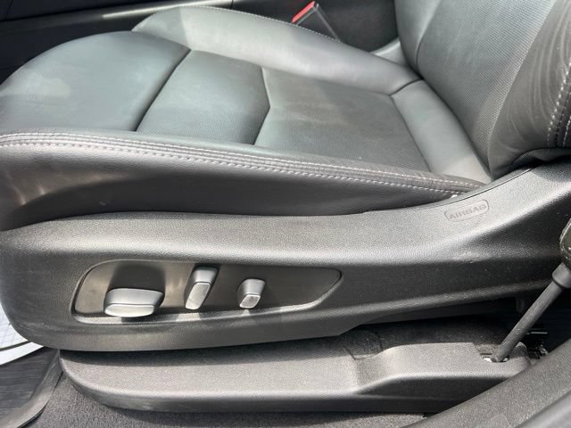 Used 2024 Cadillac XT5 Premium Luxury w/ LPO, Floor Liner Package AWD/4WD image 25