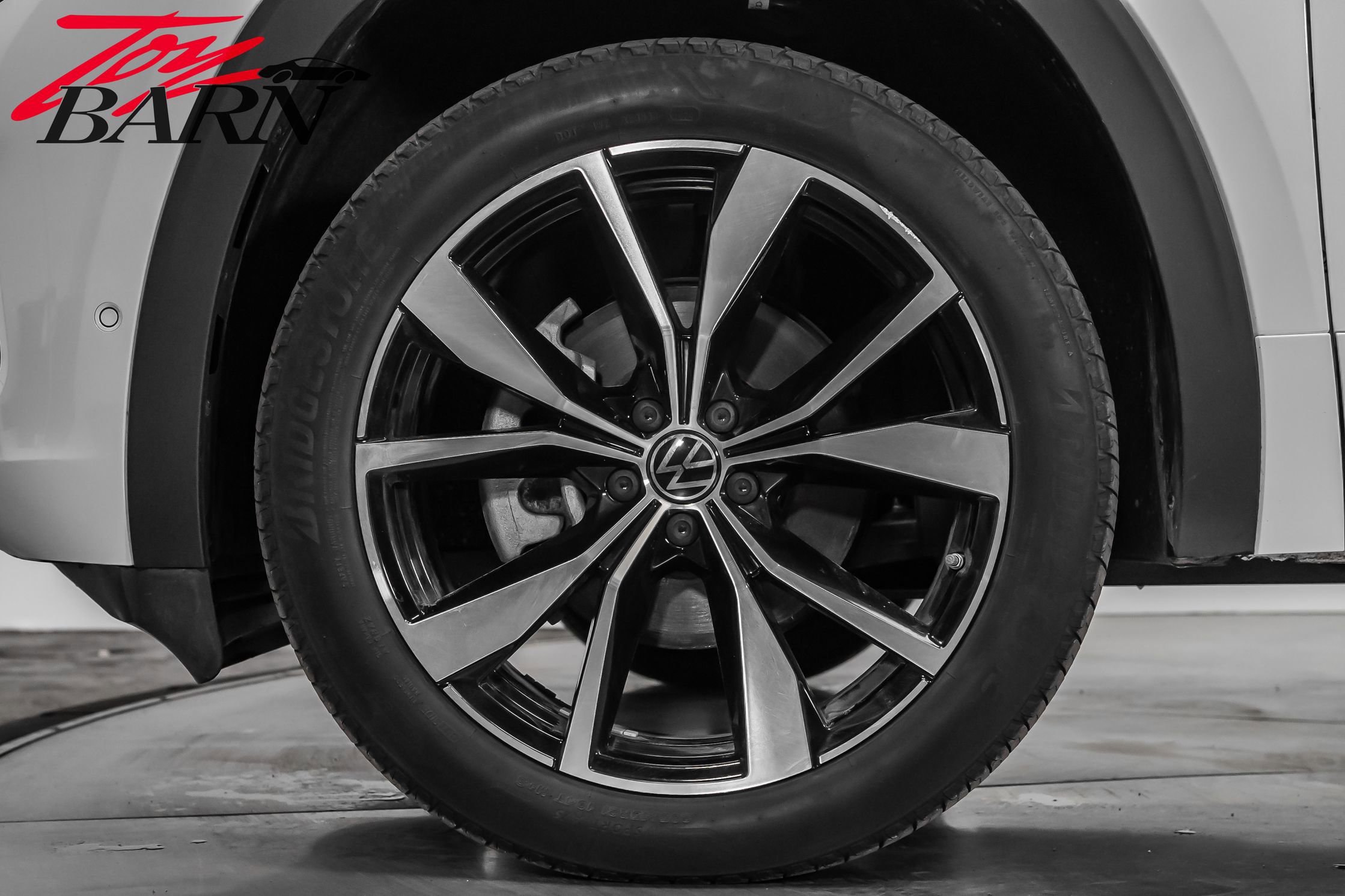 Used 2024 Volkswagen Atlas SEL Premium R-Line image 19