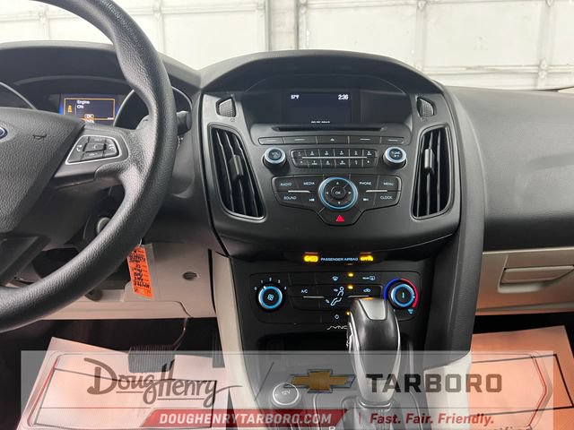 Used 2015 Ford Focus SE FWD image 37