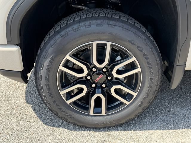 New 2026 GMC Sierra 1500 AT4 w/ AT4 Premium Package AWD/4WD image 11