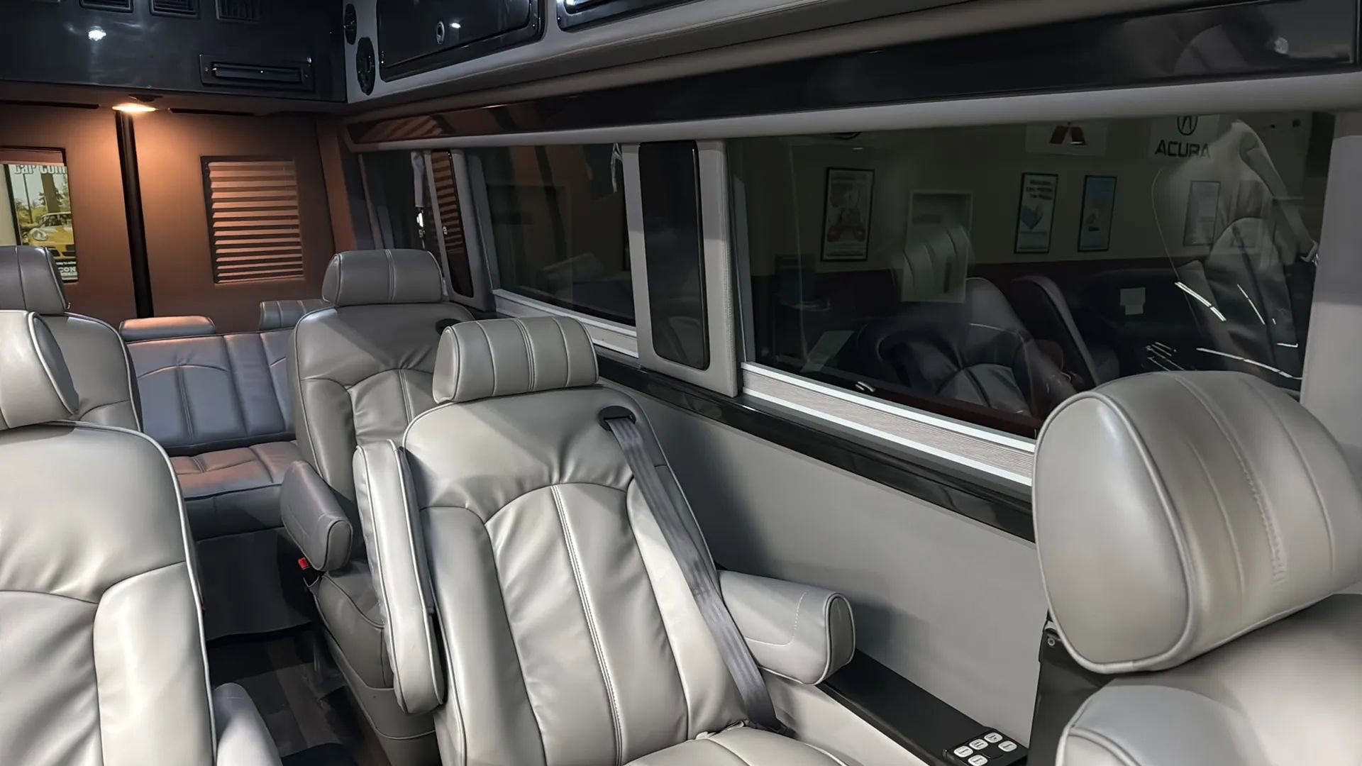 Used 2016 Mercedes-Benz Sprinter 2500 image 36