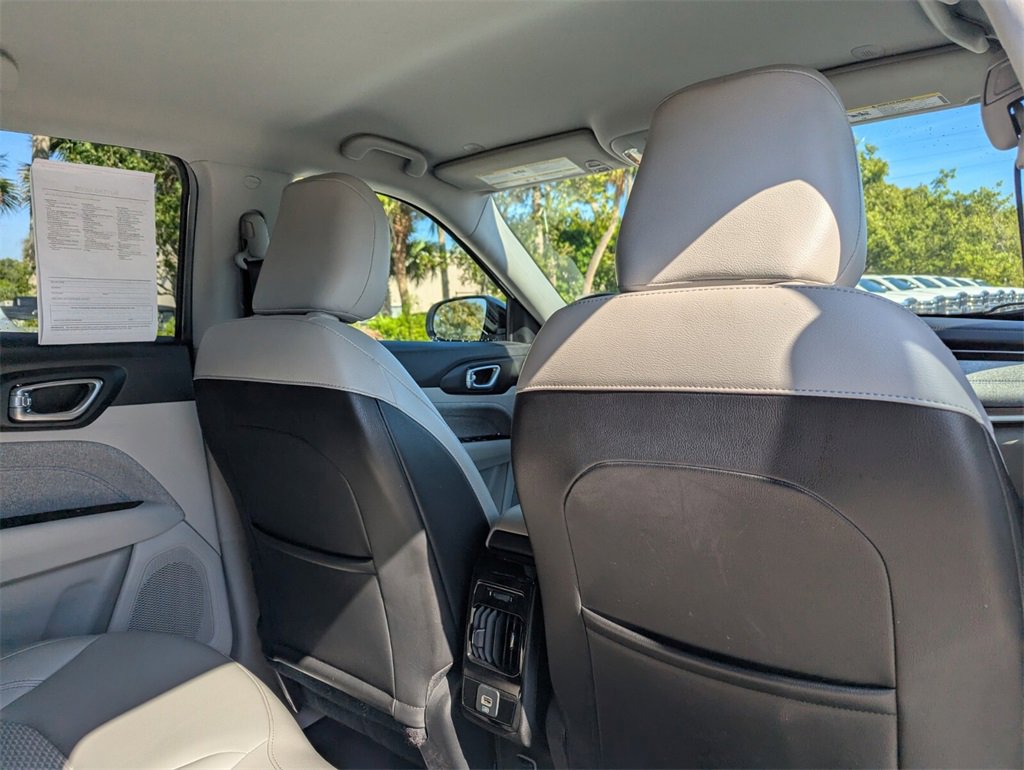 Used 2022 Jeep Compass Latitude image 12