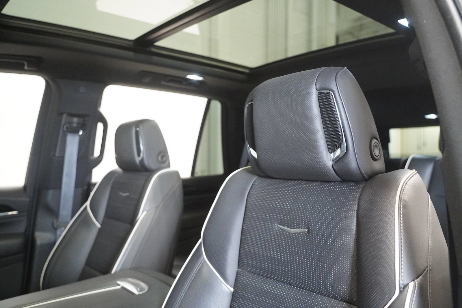 Used 2021 Cadillac Escalade Sport w/ Driver Assist Tech Package AWD/4WD image 12