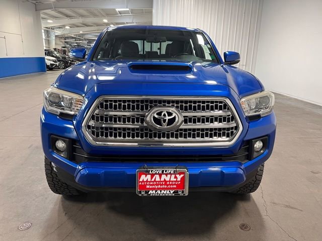 Used 2016 Toyota Tacoma TRD Sport w/ Towing Package image 9