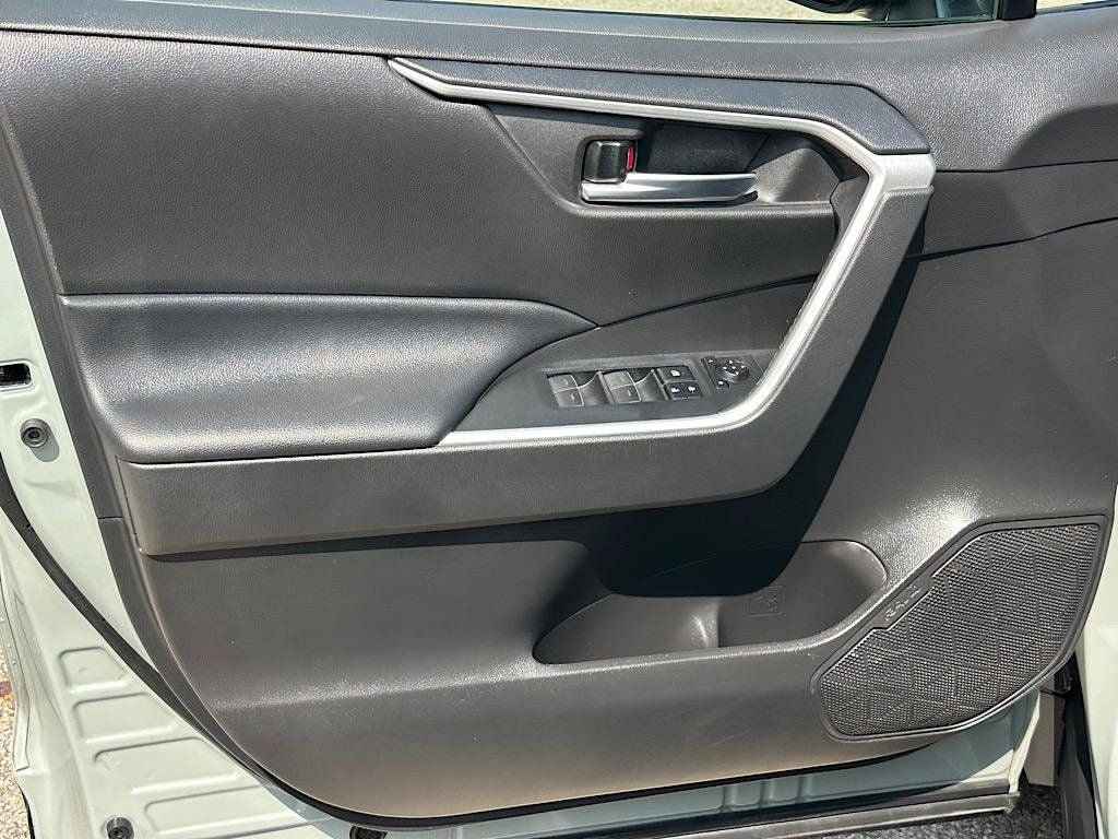 Certified 2022 Toyota RAV4 XLE Premium FWD image 15