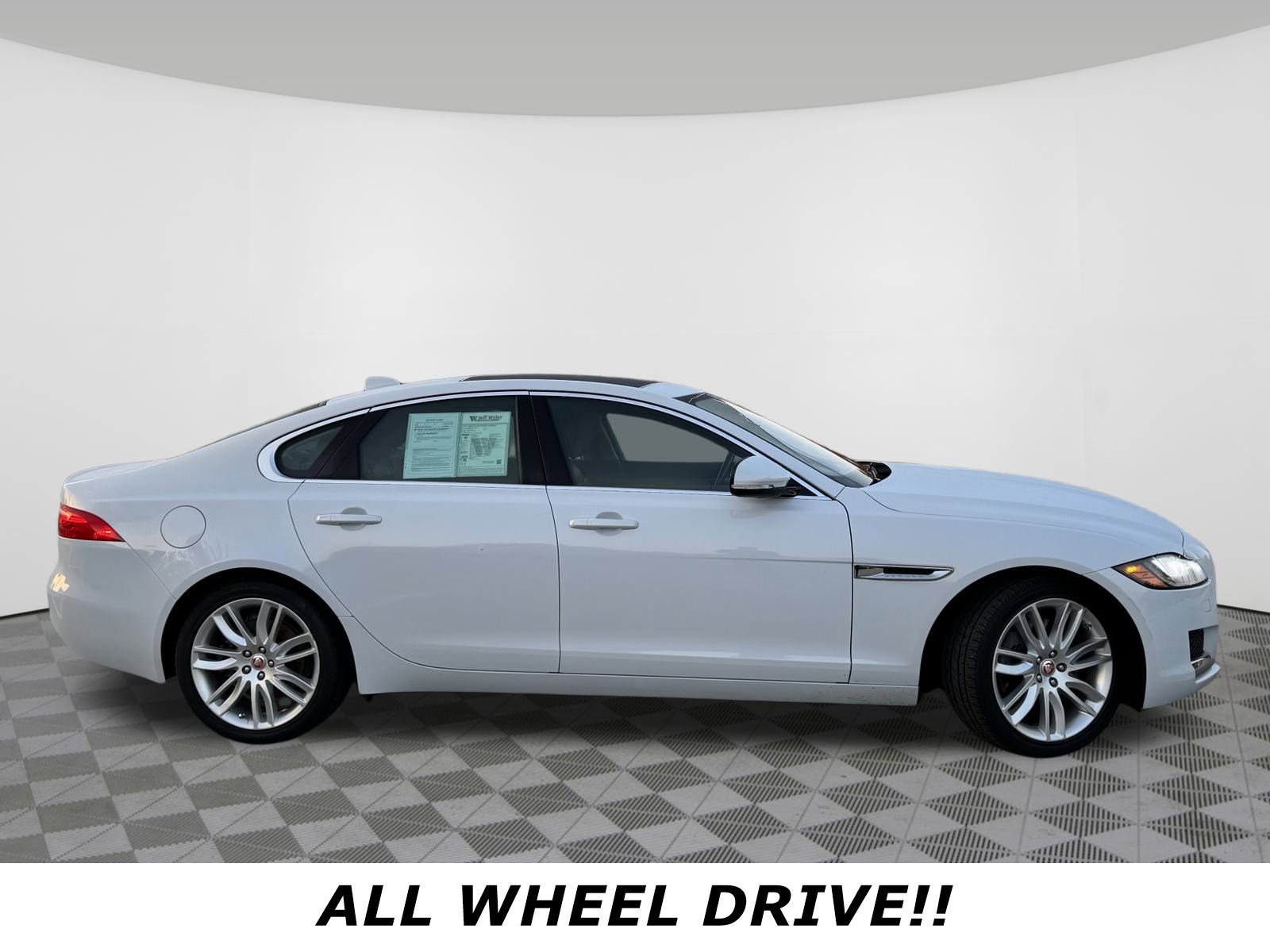 Used 2018 Jaguar XF Portfolio image 2