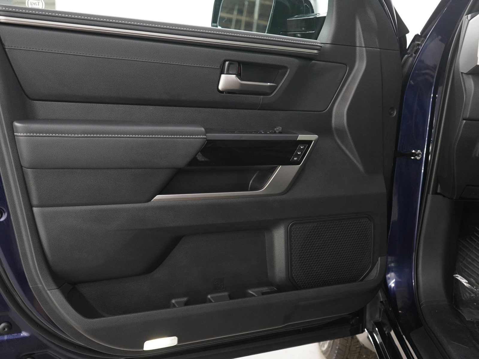 Used 2026 Toyota Tundra Limited AWD/4WD image 19