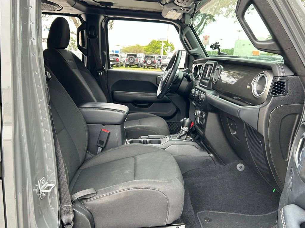 Certified 2018 Jeep Wrangler Unlimited Sahara image 35