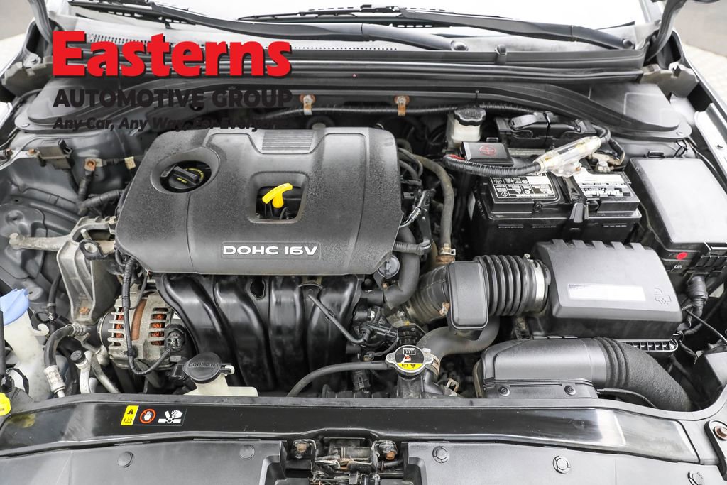 Used 2017 Hyundai Elantra SE w/ Cargo Package image 7