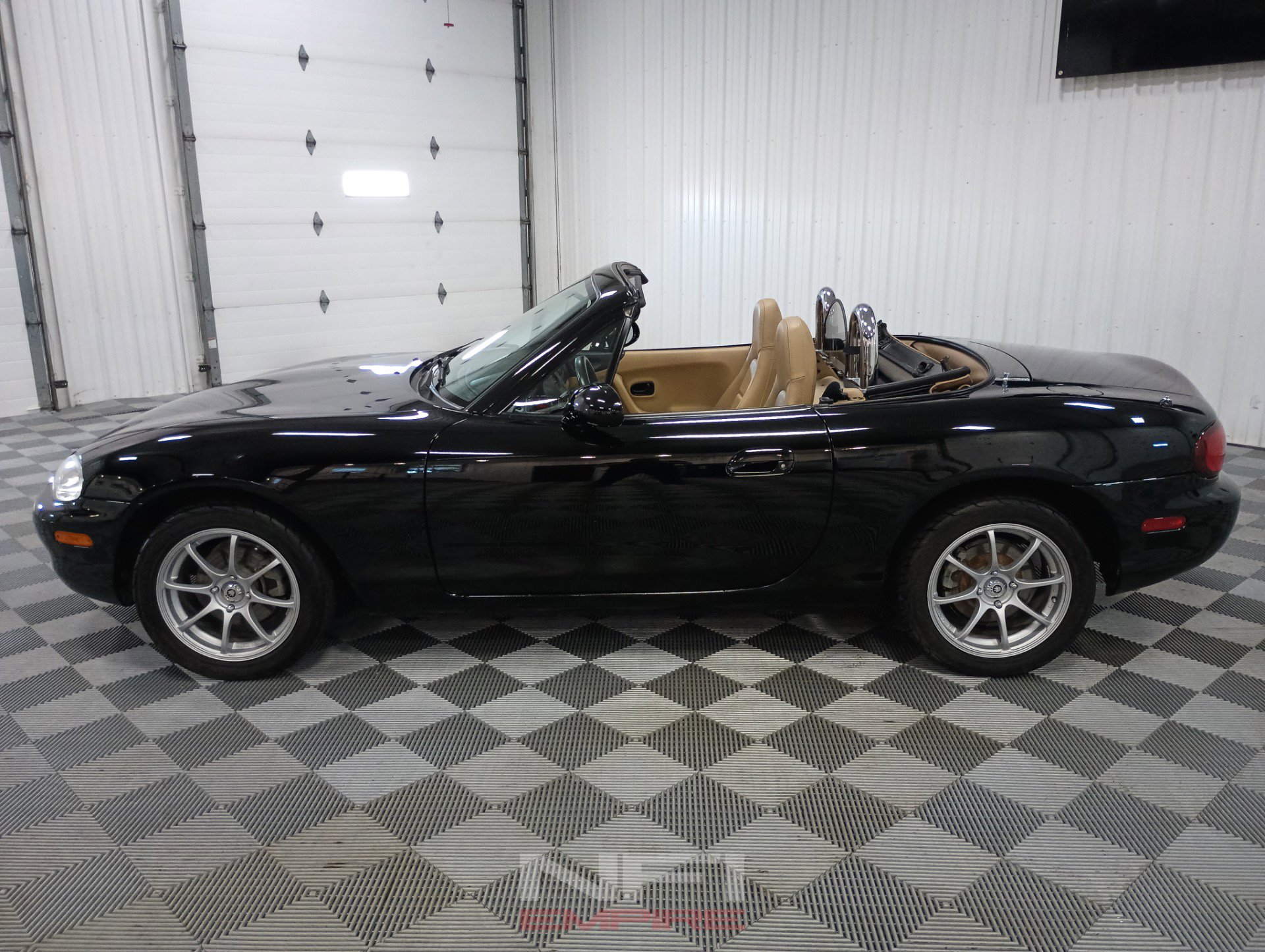 Used 1999 MAZDA MX-5 Miata RWD image 3