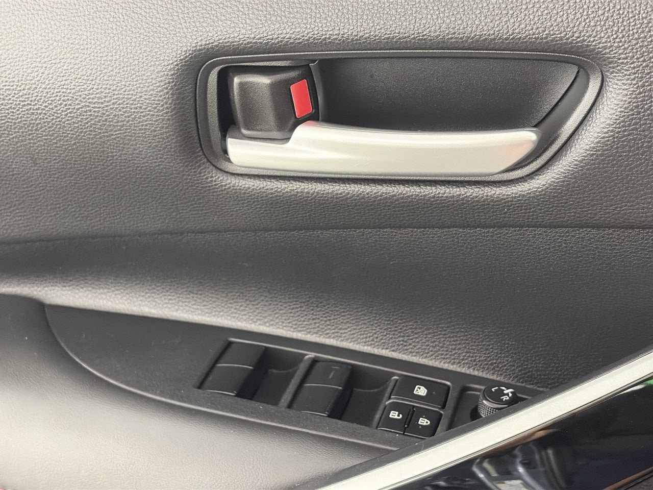 Used 2024 Toyota Corolla XSE FWD image 18