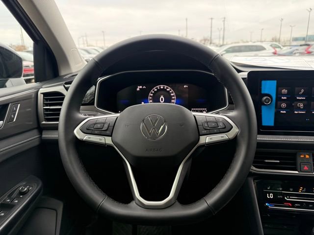 New 2026 Volkswagen Taos SE image 12