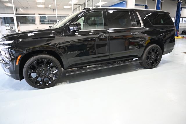 New 2026 Chevrolet Suburban High Country AWD/4WD image 9