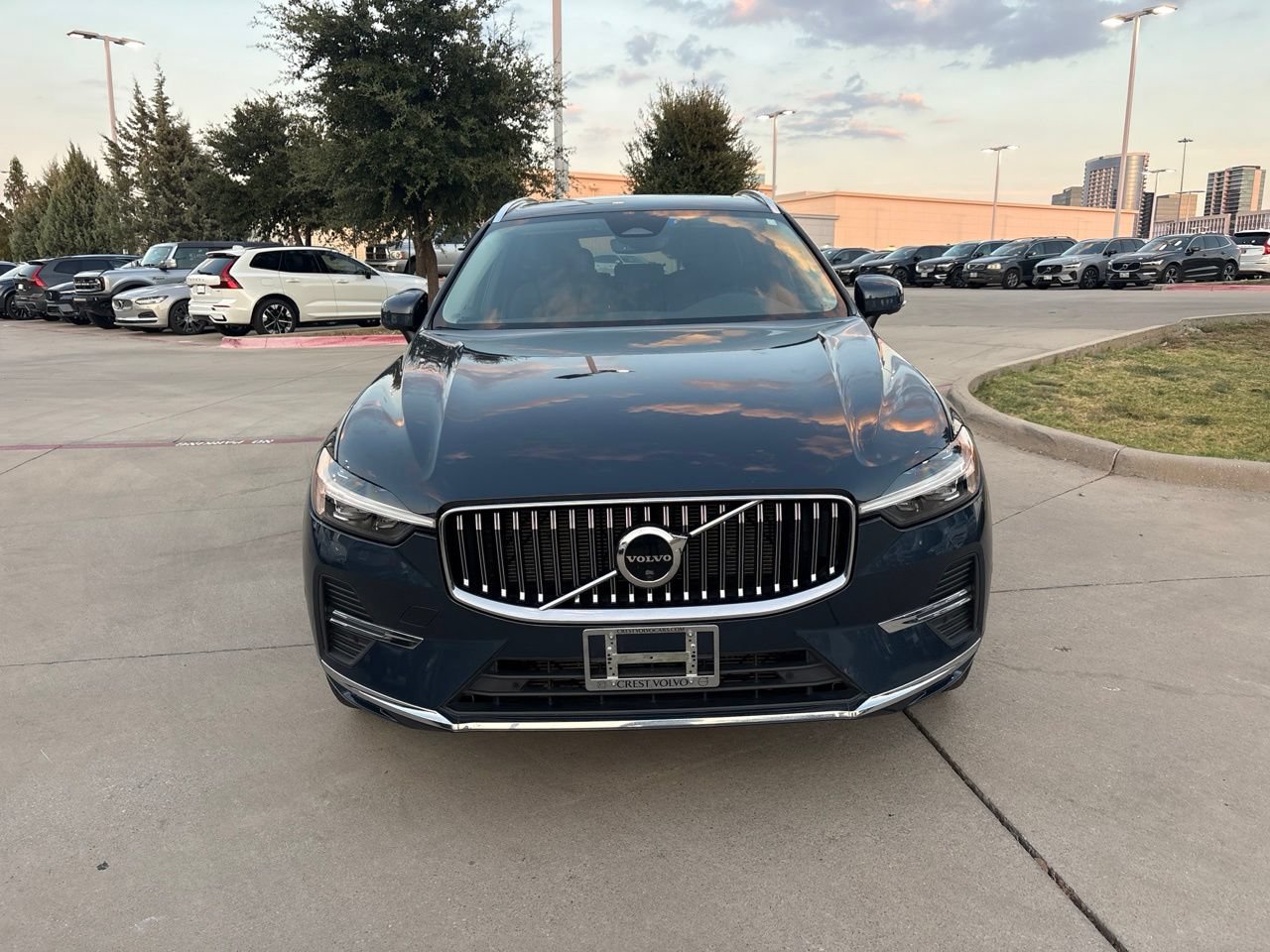 Certified 2023 Volvo XC60 B5 Plus w/ Climate Package AWD/4WD image 3