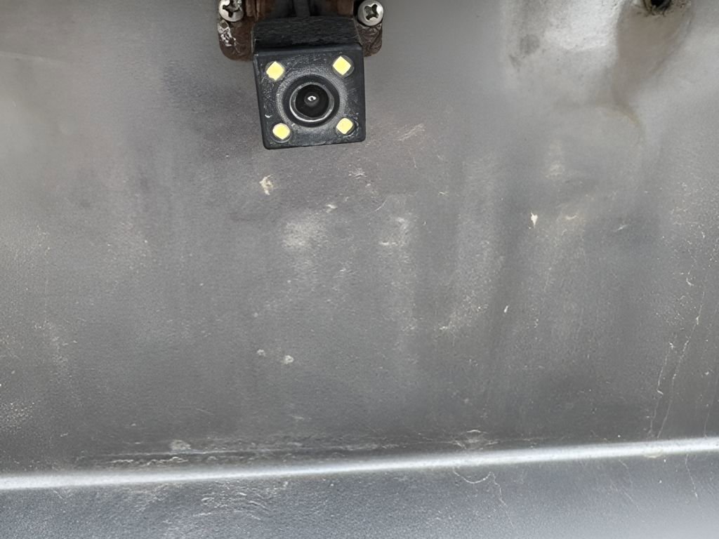 Used 2013 Dodge Avenger SE image 23