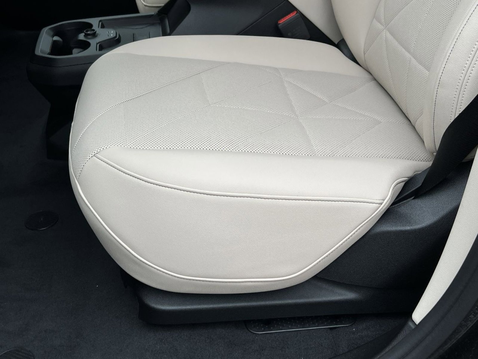 New 2026 BMW iX xDrive60 image 11