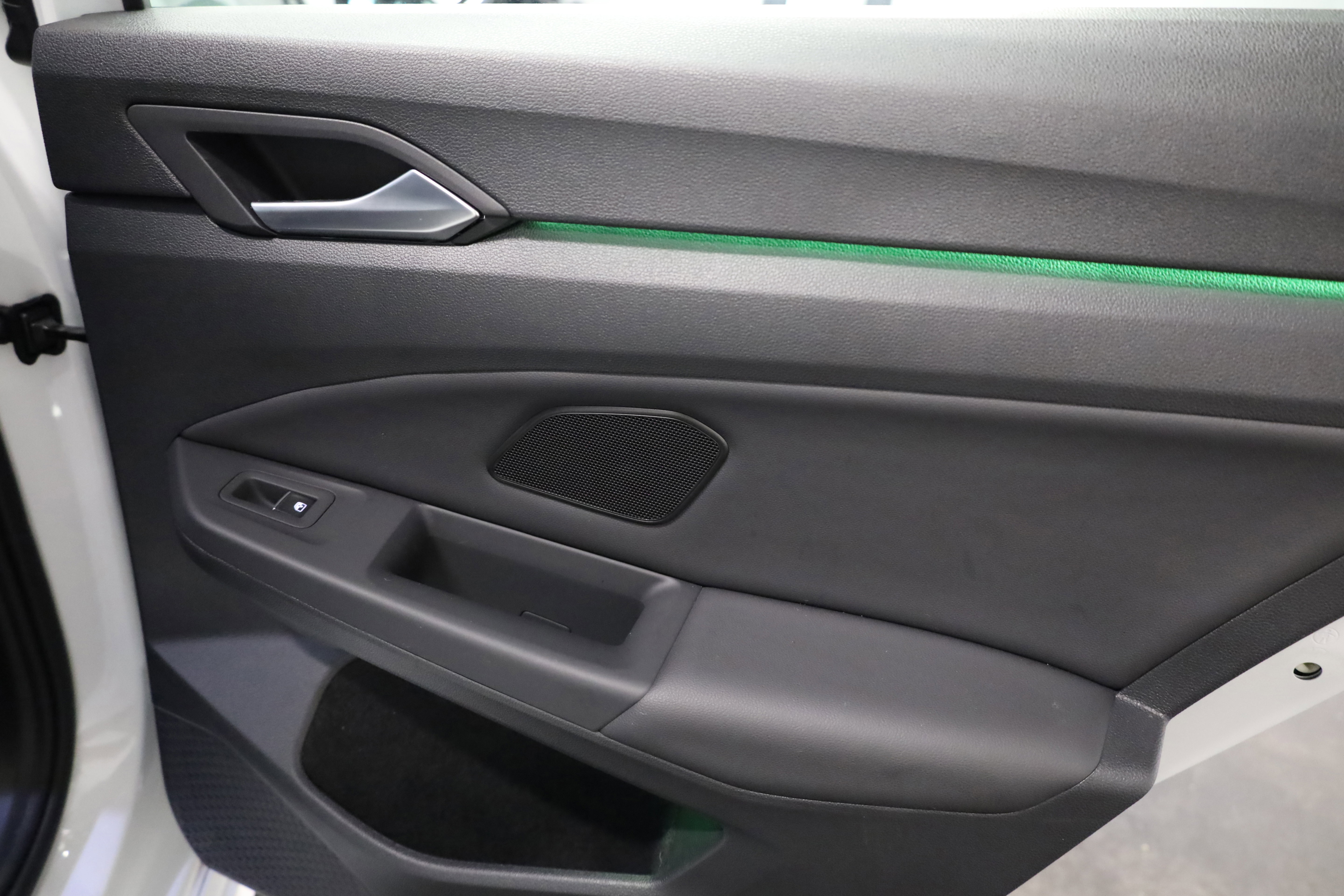 Used 2024 Volkswagen Golf R image 38