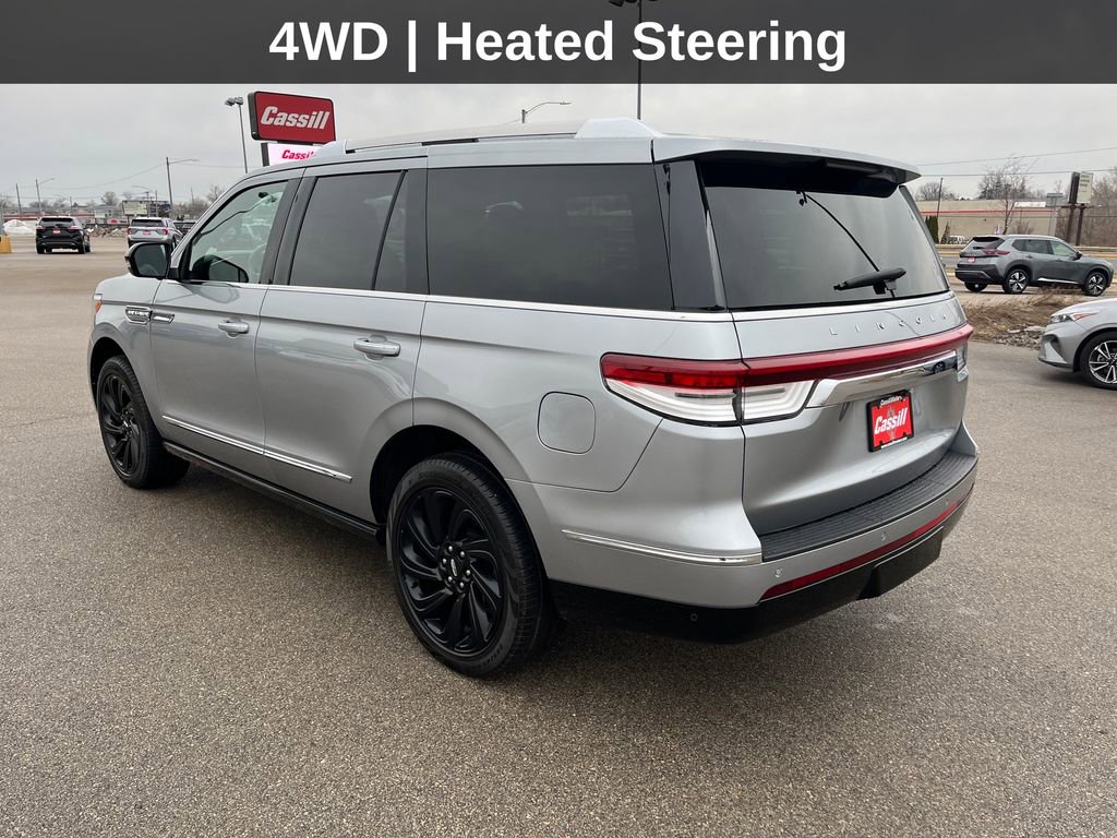 Used 2022 Lincoln Navigator Reserve image 3