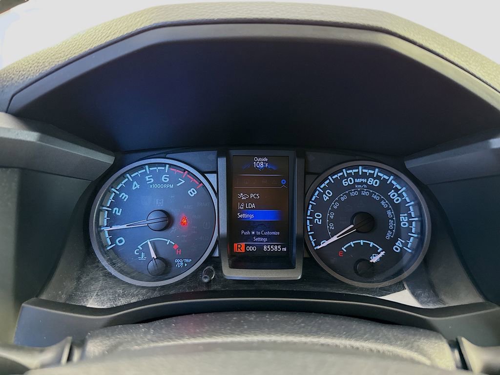 Used 2018 Toyota Tacoma TRD Sport image 35