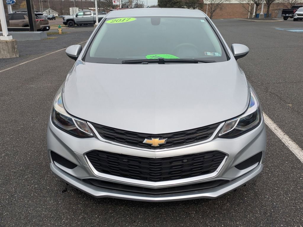 Used 2017 Chevrolet Cruze LT w/ Convenience Package image 2
