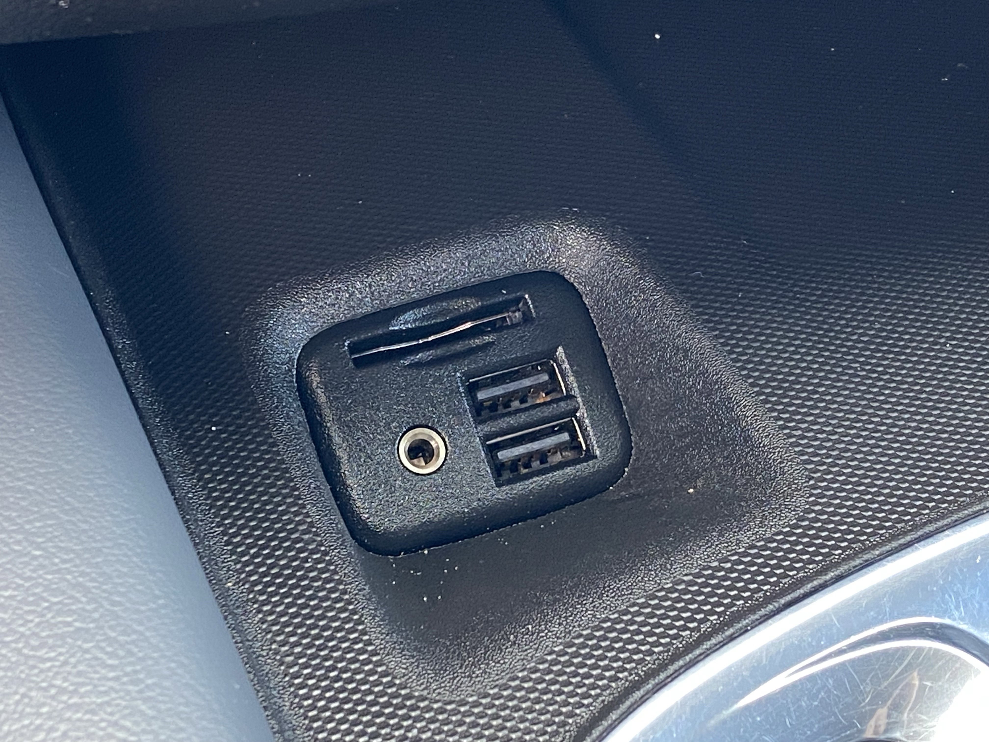 Used 2020 Buick Enclave Essence image 24