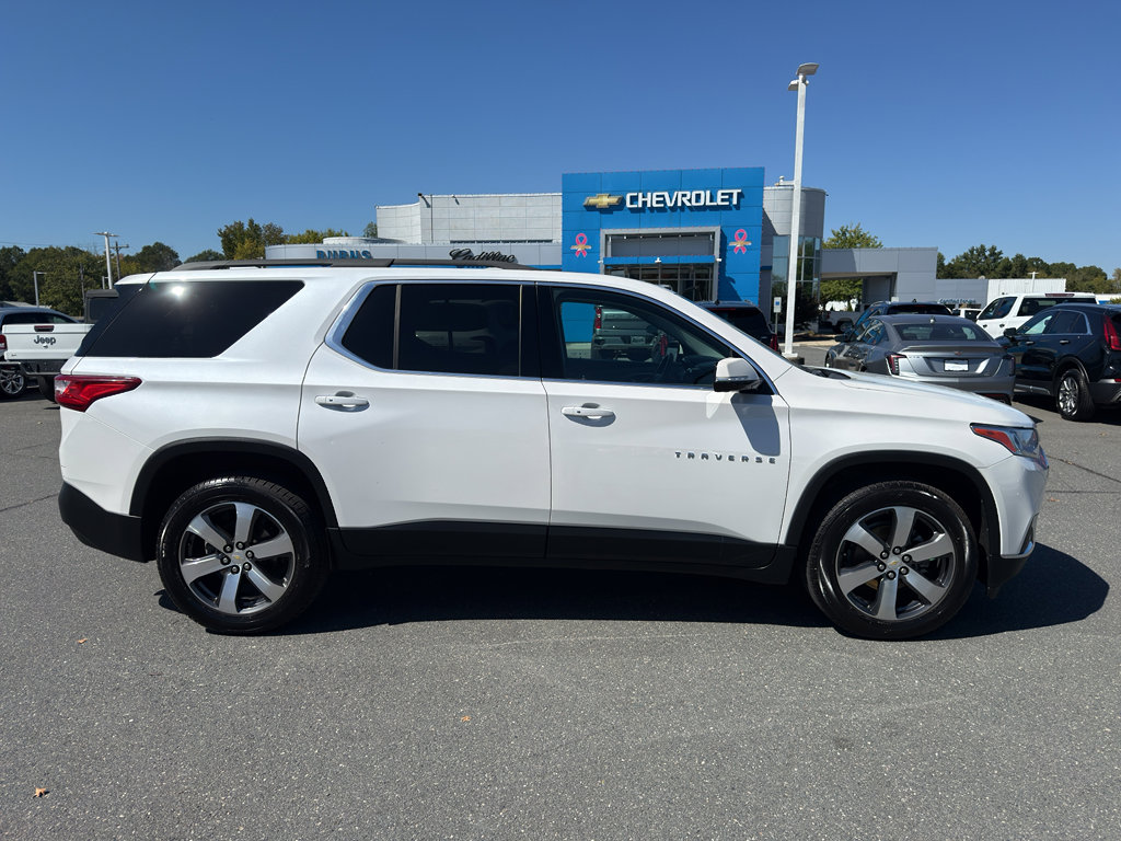 Used 2020 Chevrolet Traverse LT w/ LT Premium Package image 8