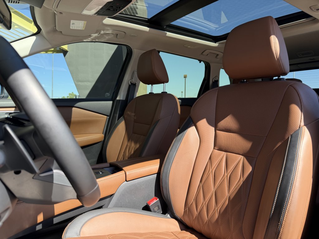 Used 2025 Nissan Rogue Platinum w/ Tech Package FWD image 34