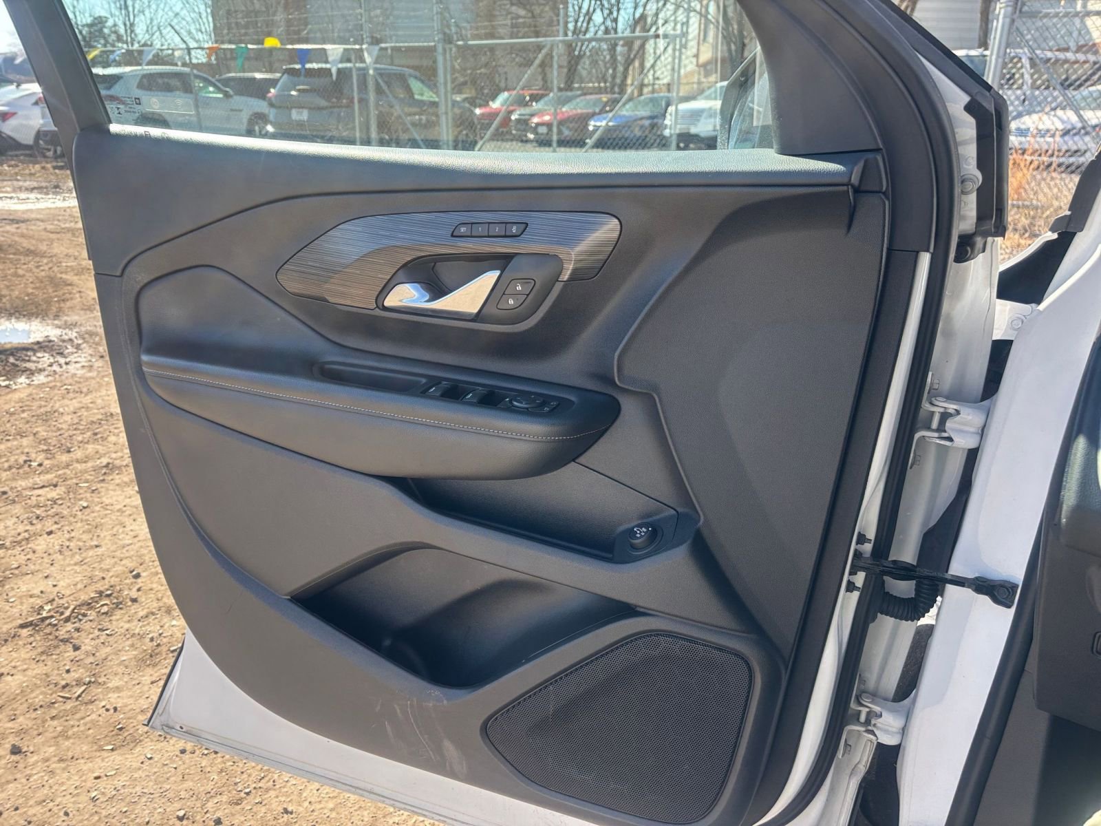 Used 2024 GMC Terrain SLT image 18