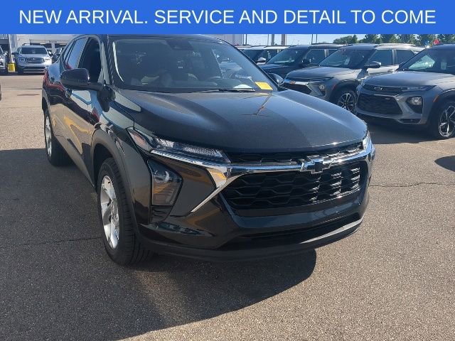 Used 2024 Chevrolet Trax LS w/ LS Convenience Package FWD image 10