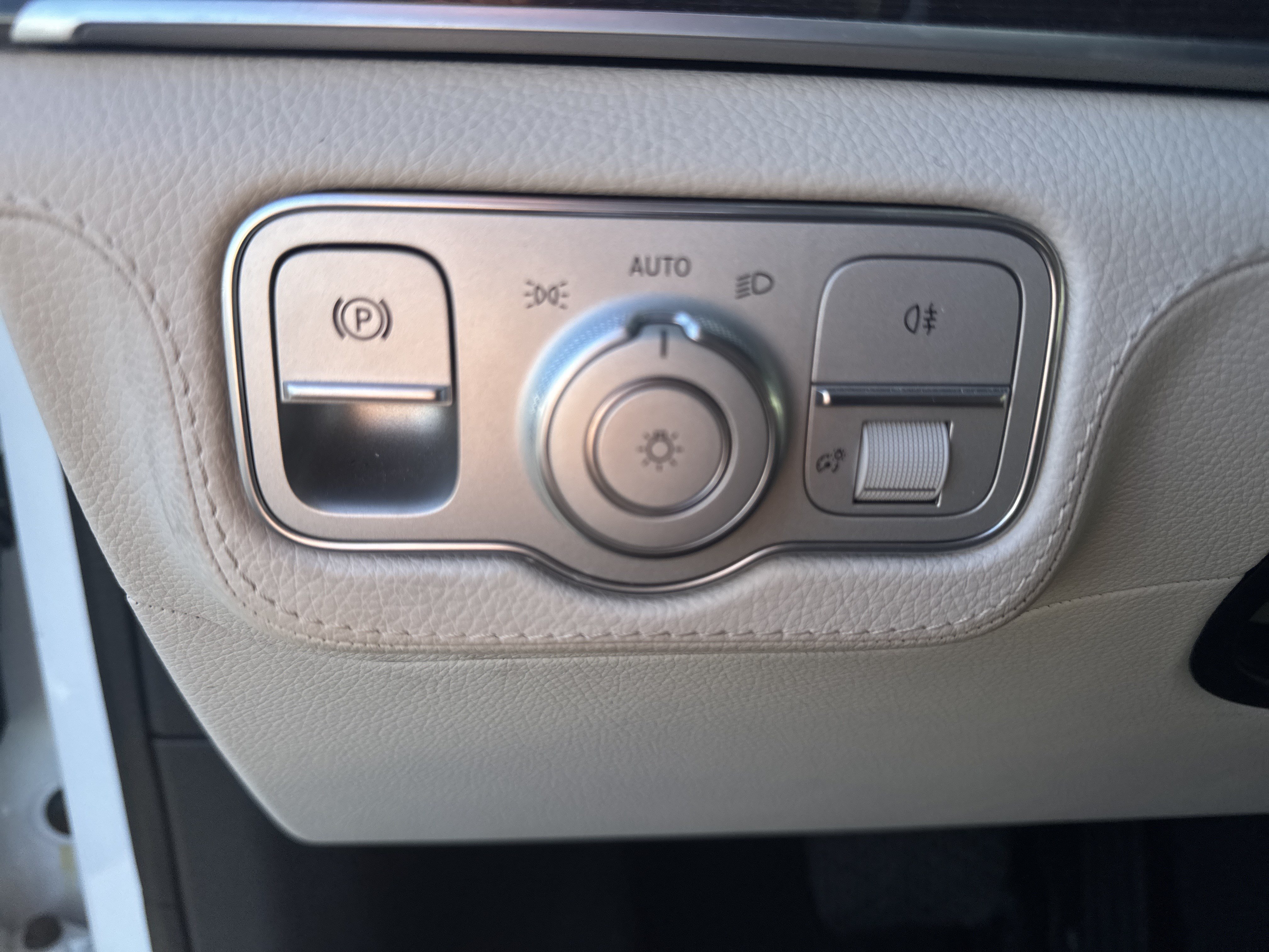 Used 2024 Mercedes-Benz GLE 450 4MATIC image 17