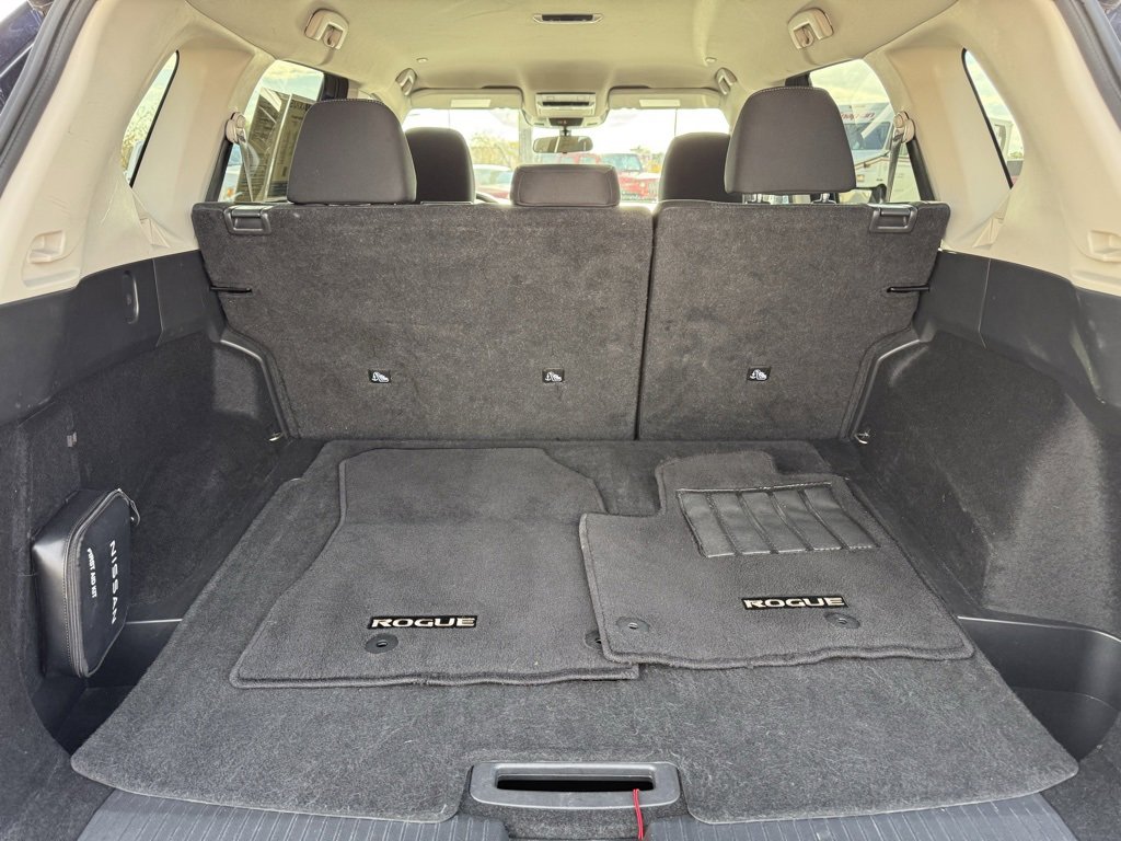 Used 2024 Nissan Rogue SV image 26