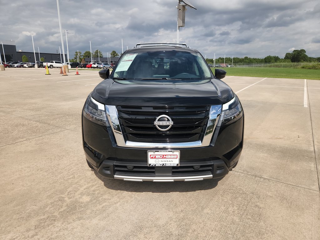 Used 2024 Nissan Pathfinder SL w/ SL Premium Package FWD image 11