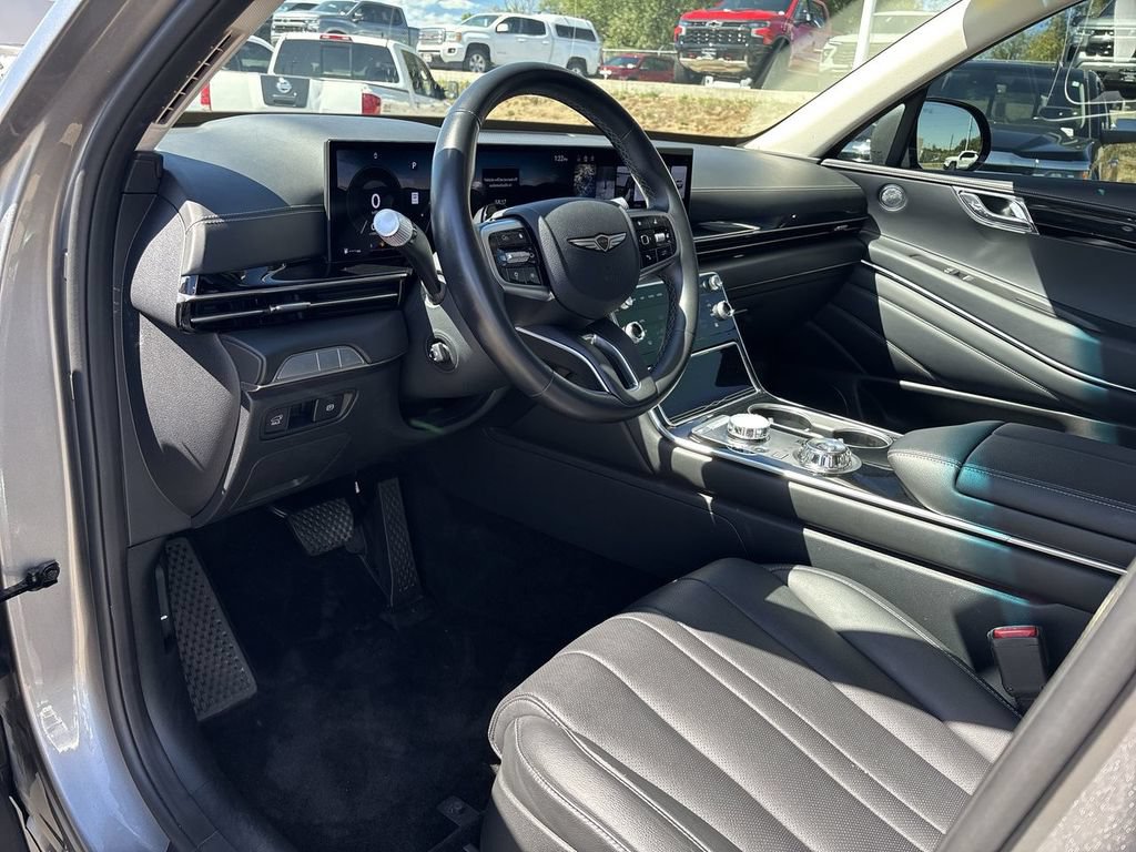 Used 2025 Genesis GV80 2.5T Standard AWD/4WD image 13