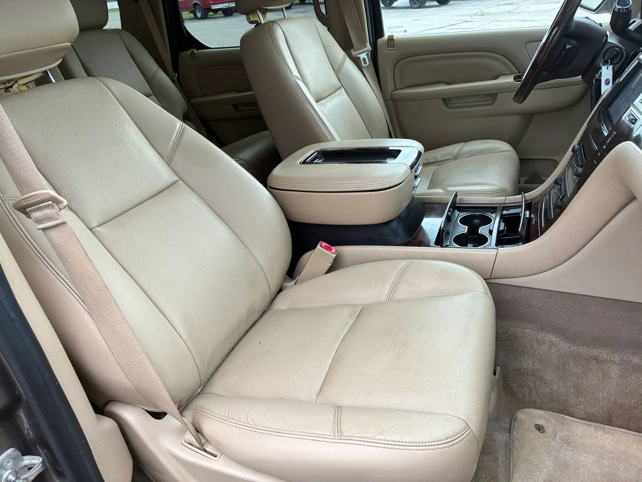 Used 2014 Cadillac Escalade Luxury AWD/4WD image 20