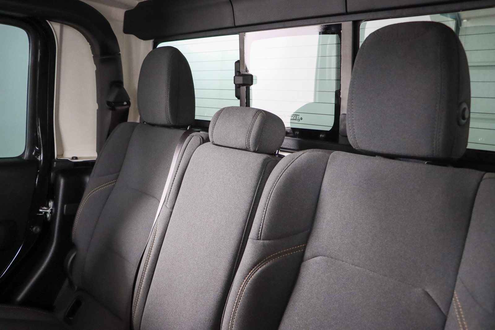 Used 2025 Jeep Gladiator Sport image 24