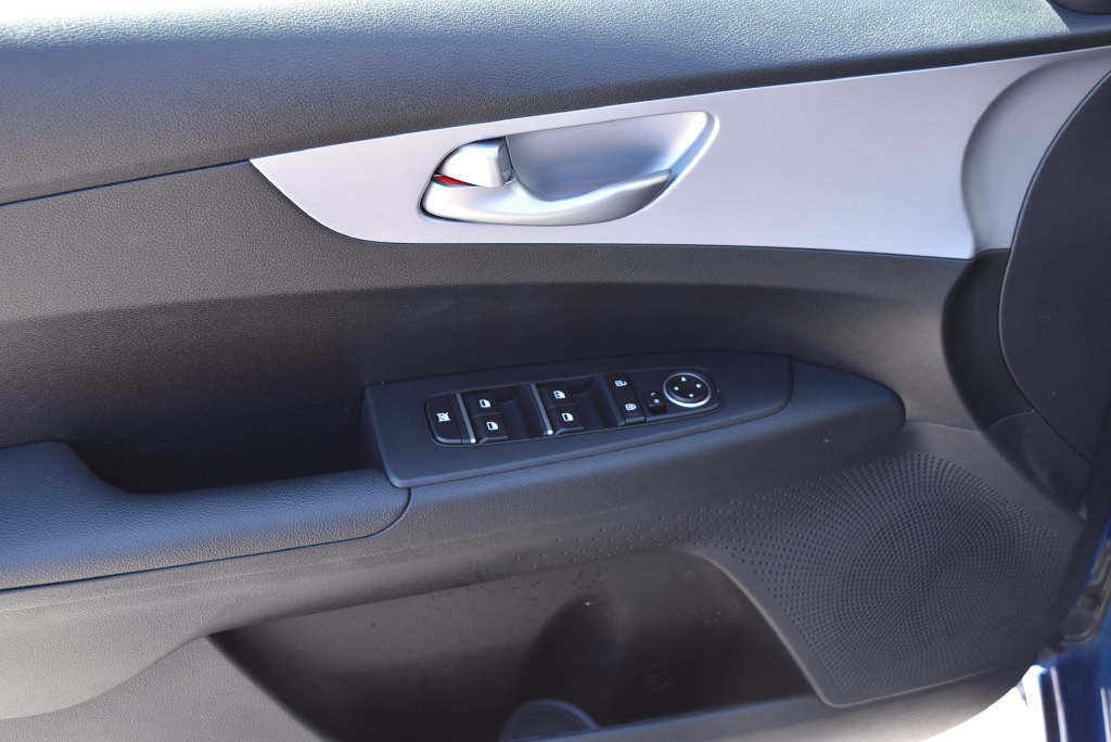 Used 2024 Kia Forte LXS FWD image 9
