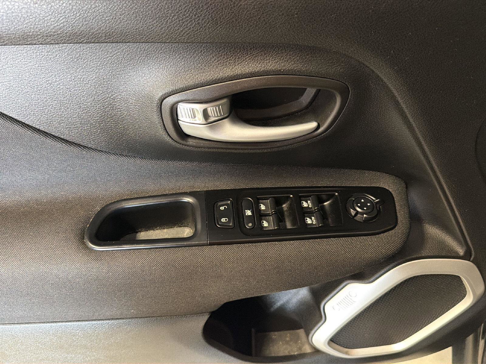 Used 2020 Jeep Renegade Sport image 15