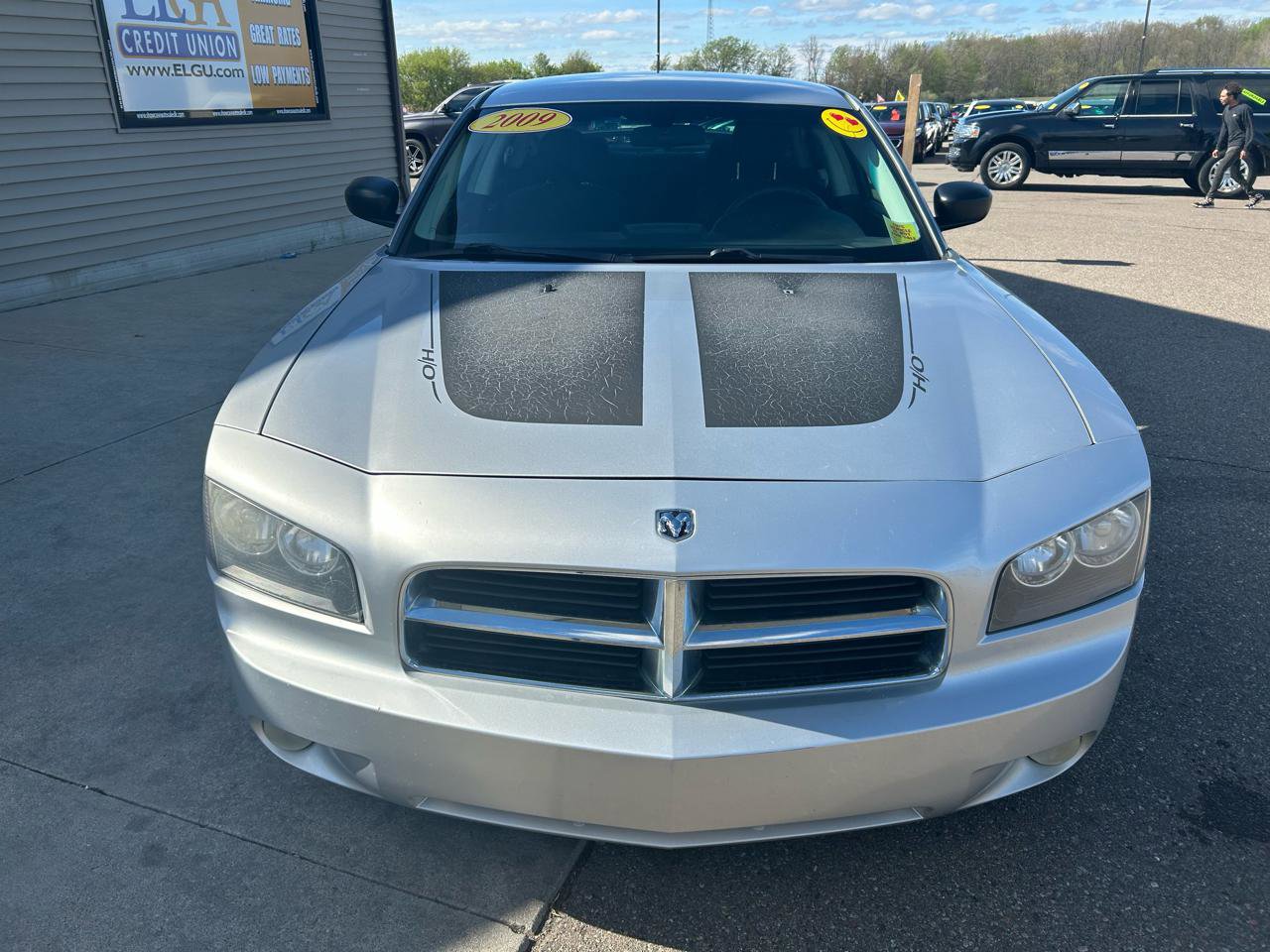Used 2009 Dodge Charger SXT RWD image 2