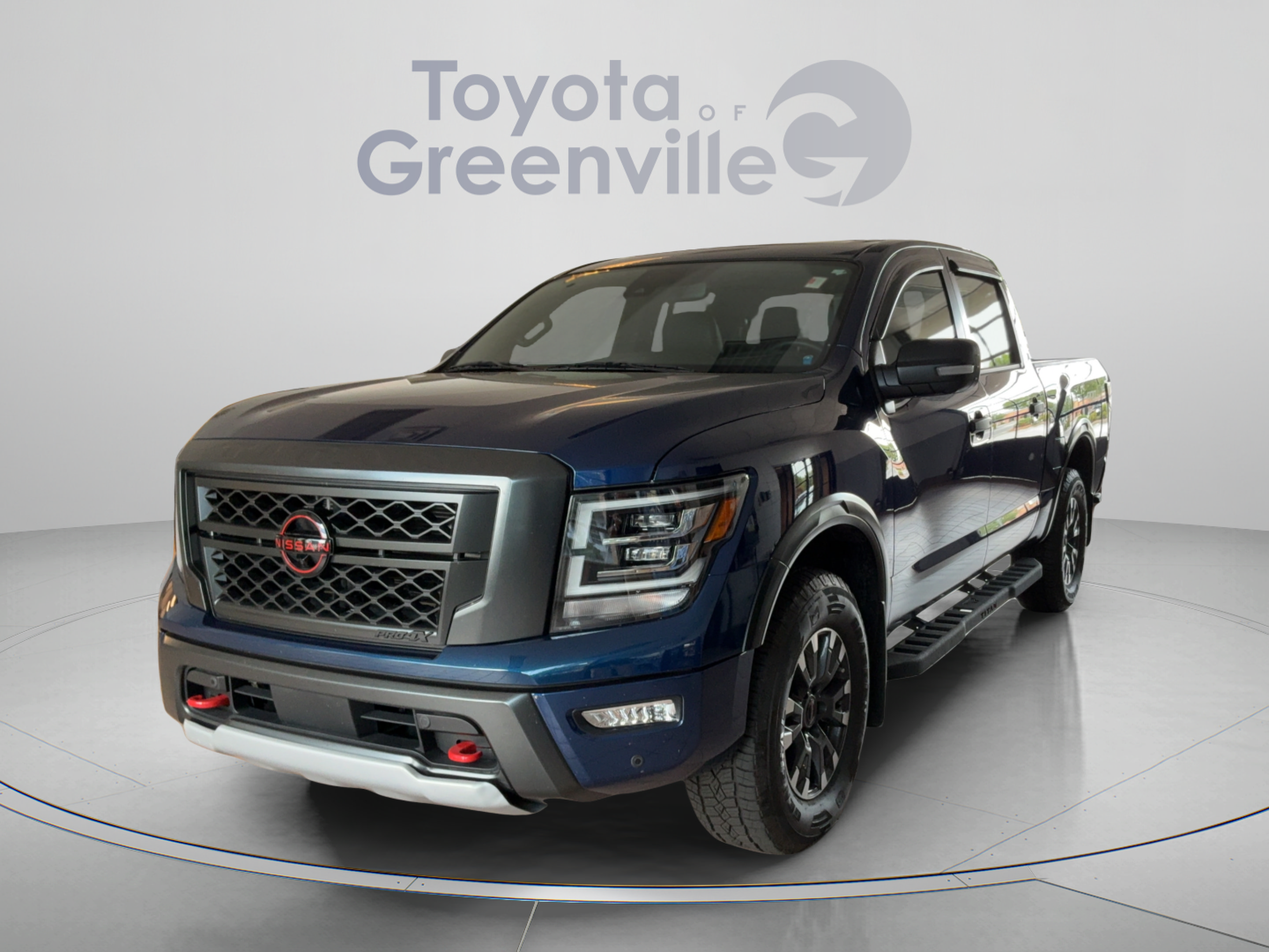 Used 2024 Nissan Titan PRO-4X w/ Pro-4x Convenience Package AWD/4WD image 1