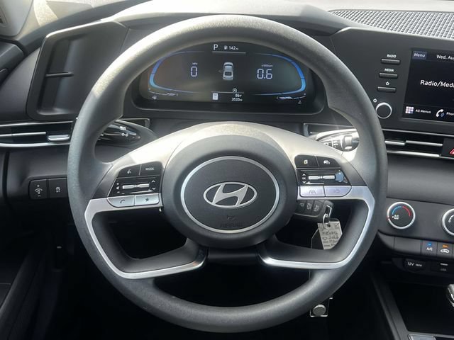Certified 2026 Hyundai Elantra SE FWD image 14