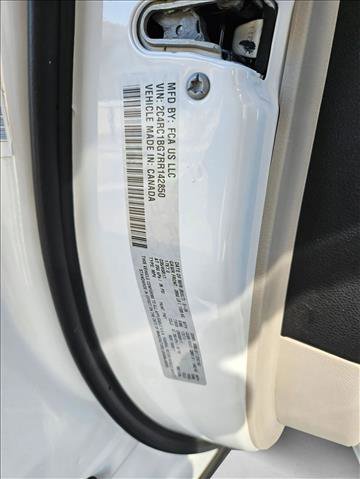 Used 2024 Chrysler Pacifica Touring-L image 23