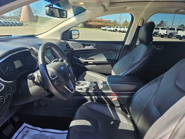 Used 2016 Ford Edge Titanium w/ Equipment Group 301A image 9
