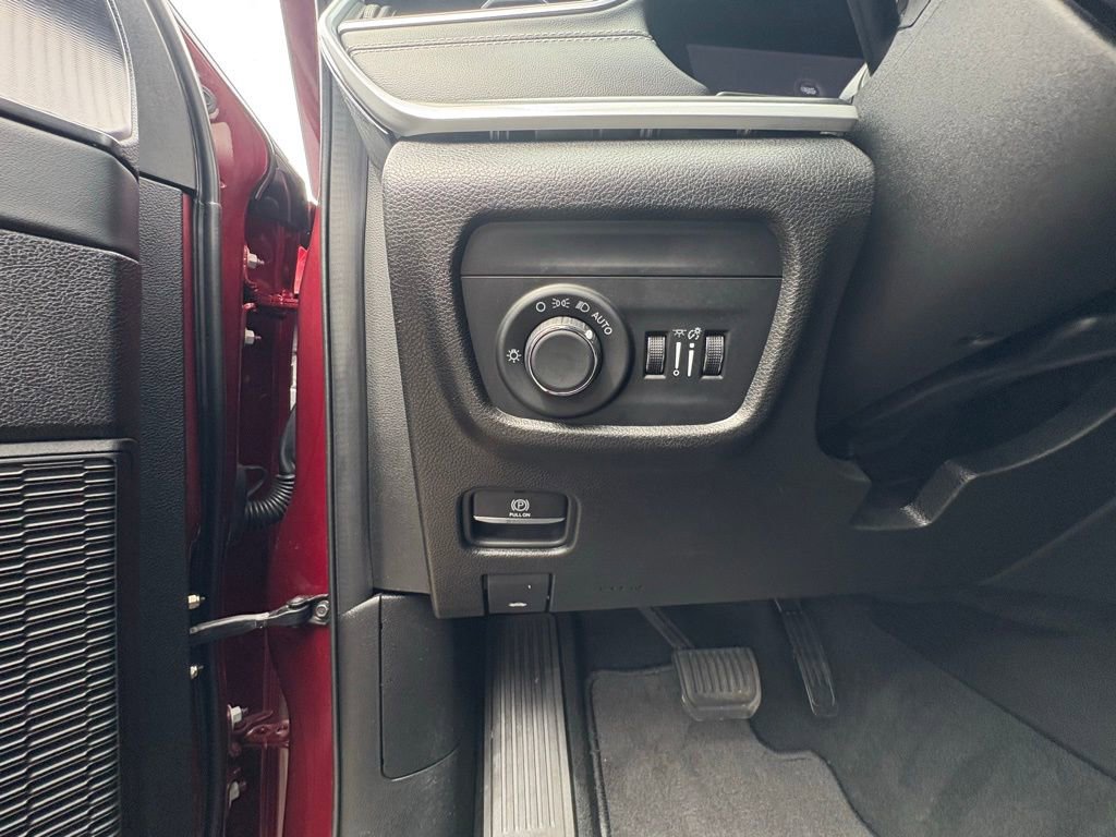 Used 2023 Jeep Grand Cherokee L Laredo w/ Luxury Tech Group I image 16