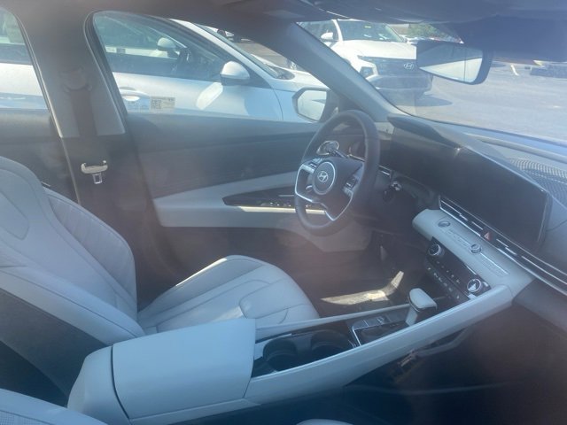 New 2025 Hyundai Elantra Limited image 33